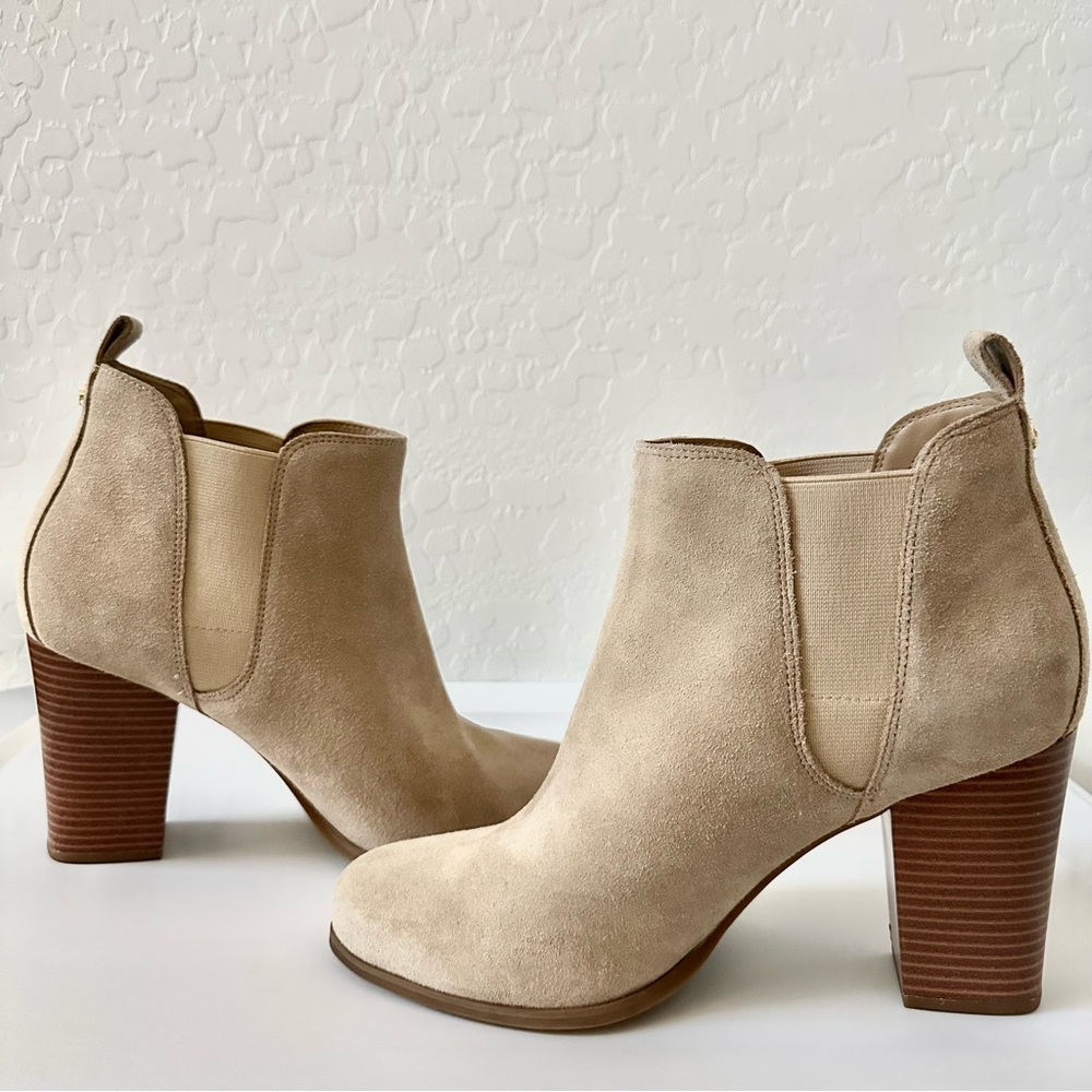 Michael Kors Evaline Women's Heeled Booties Camel Leather Upper Size 1OM NWOT